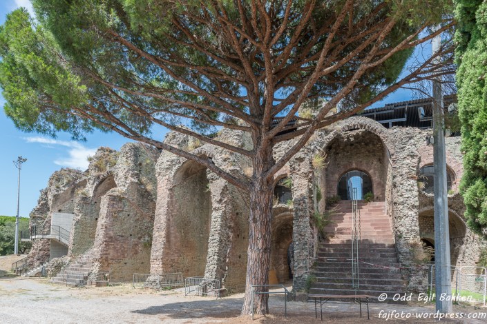 Amfiteateret i Fréjus som rommet 10000 tilskuere ved gladiatorkamper i sin tid.